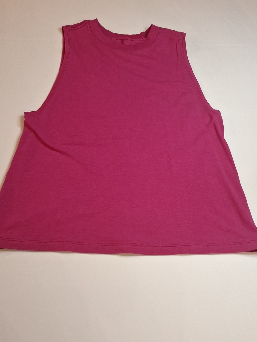 #933 Lululemon Muscle Shirt Approximate size 6